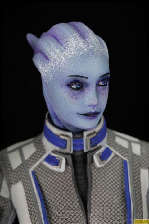 Produktbild Dark Horse Mass Effect PVC Statue Liara T'Soni 22 cm