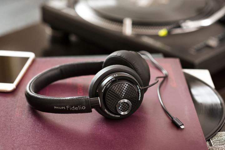 Actual product image Philips Fidelio M2L/00 (Cable)