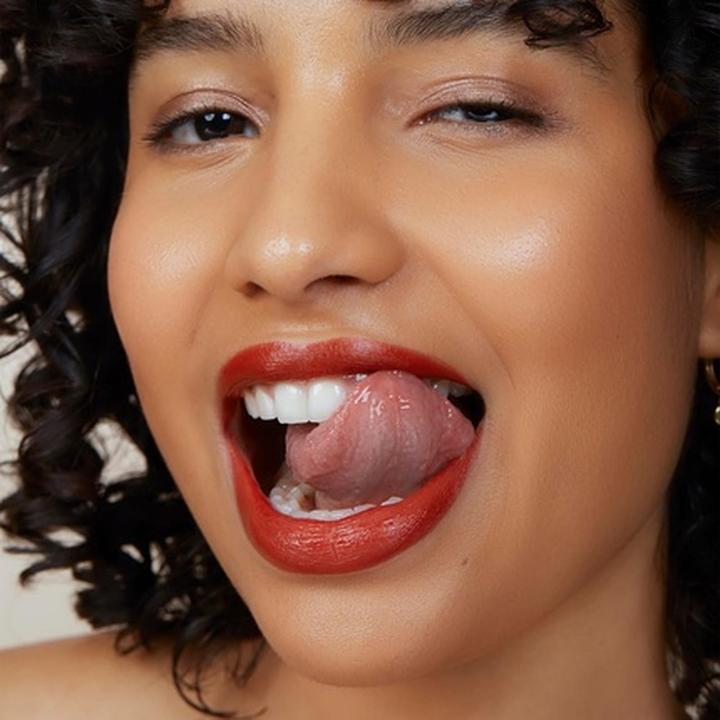 Immagine prodotto Monika Blunder Beauty Kissen Lush Lipstick Crayon - Magdalena Brick Red (Magdalena Rosso Mattone)