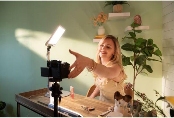 Actual product image Amaran Verge-White (EU) (Rod light)