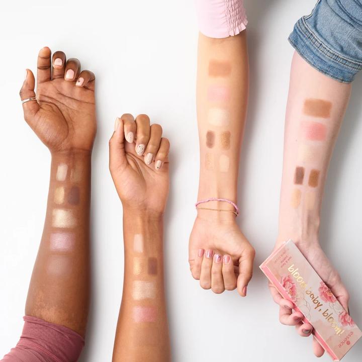 Produktbild essence Eye and Face palette 01 Make it bloom (01 Make it bloom)