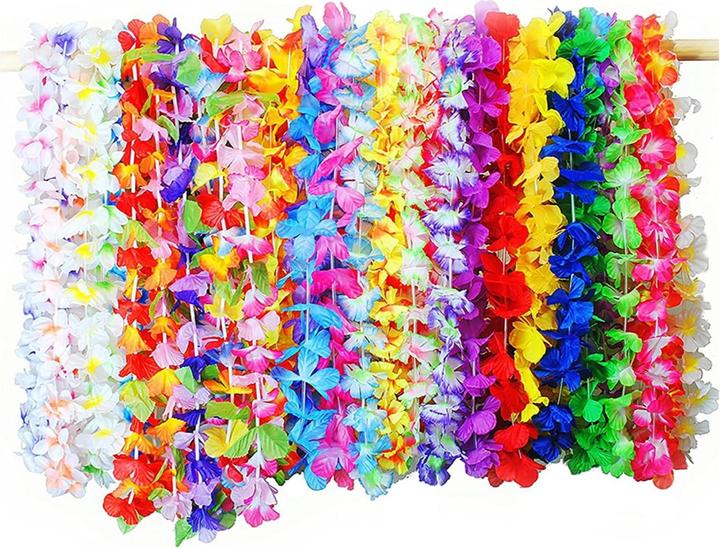 I Am Creative Hawaii flower necklace party