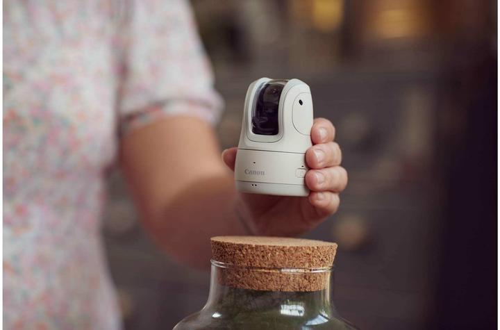 Actual product image Canon Powershot PX Essential Kit (1920 x 1080 Pixels)