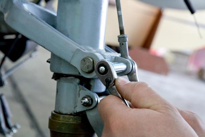 Produktbild Bahco Birnenförmige 1/4"-Umschaltknarre mit 72 Zähnen und 5°-Rückschwenkwinkel, 120 mm (1/4")