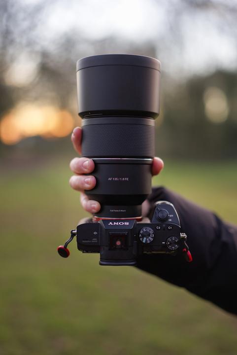 Produktbild Samyang AF 135mm f/1.8 FE (Sony E, Vollformat, APS-C / DX)