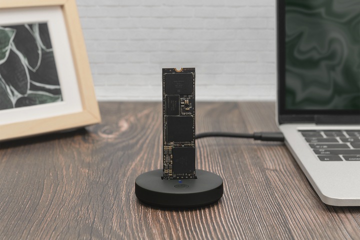 Actual product image Digitus M.2 NVMe/SATA Docking Station