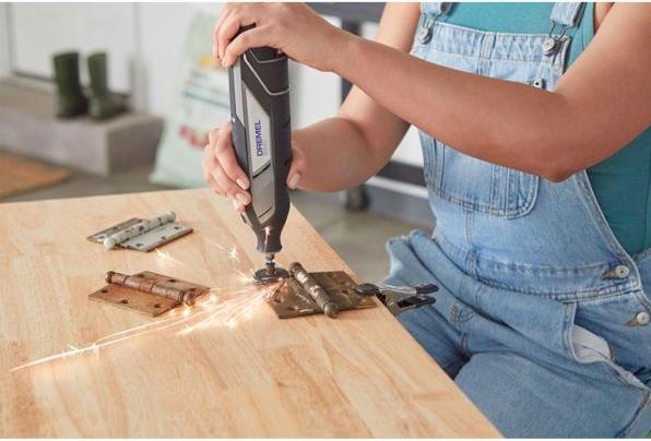 Image du produit Dremel 8240, 3 accessoires, 45 pièces y compris EZ Speed Clic