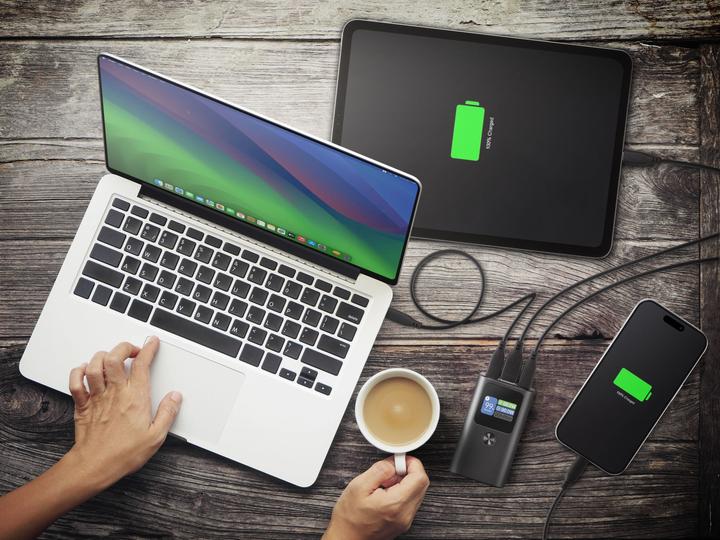 Actual product image Cellularline CELLULAR LINE Ultron 10000 (10000 mAh (10000 mAh, 30 W, 37 Wh)