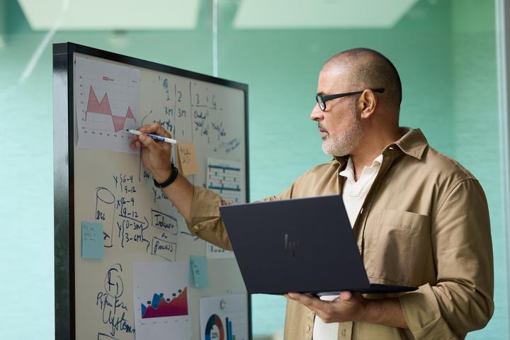 Image du produit HP EliteBook Ultra G1i (14", 1000 Go, 32 Go, DE, Intel Core Ultra 7 258V)