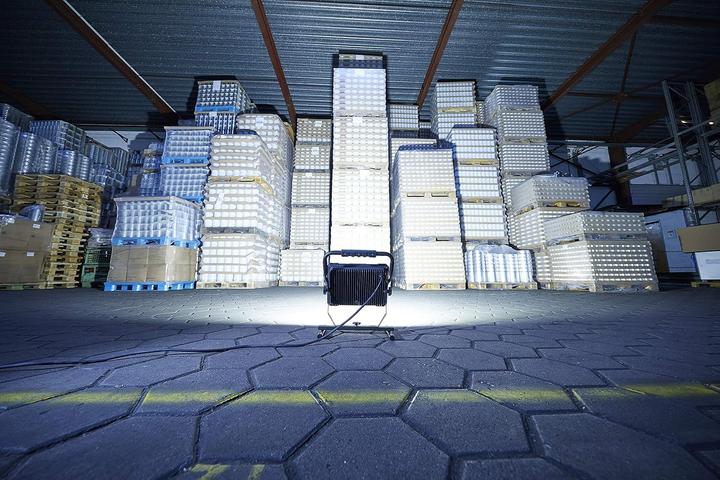 Actual product image Northpoint LED Baustrahler mit Stativ (12500 lm)