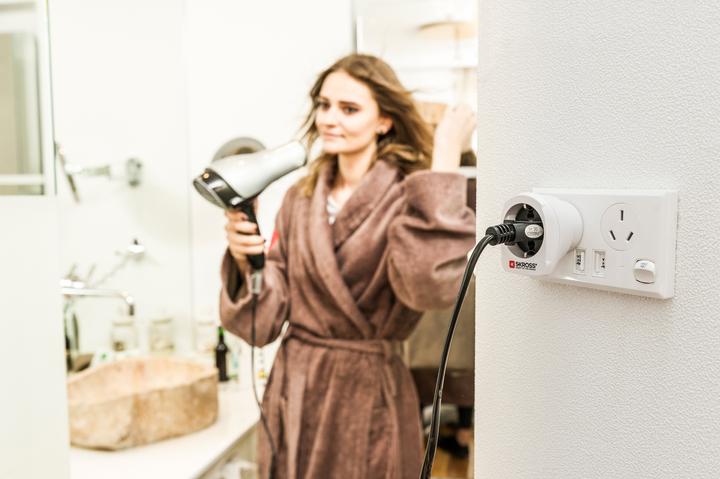 Produktbild Skross Country-Reiseadapter