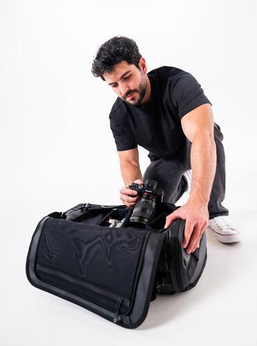 Actual product image Wandrd CARRYALL Duffel 30L Black (Photo backpack, 30 l)