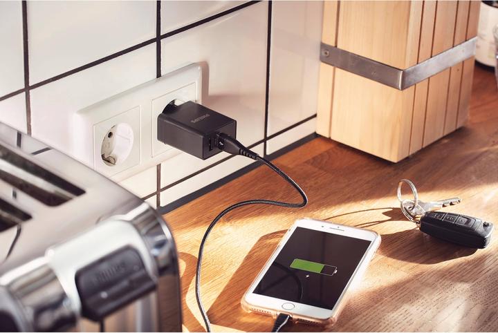 Actual product image Philips DLP2610/02 Wall Charger Dual USB (15.50 W)