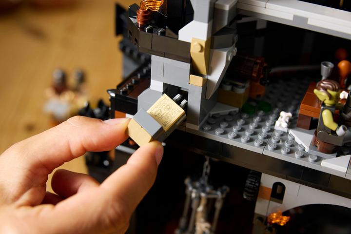 Immagine prodotto LEGO Il Signore degli Anelli: Barad-dûr (10333, LEGO Icons, Set LEGO rari)