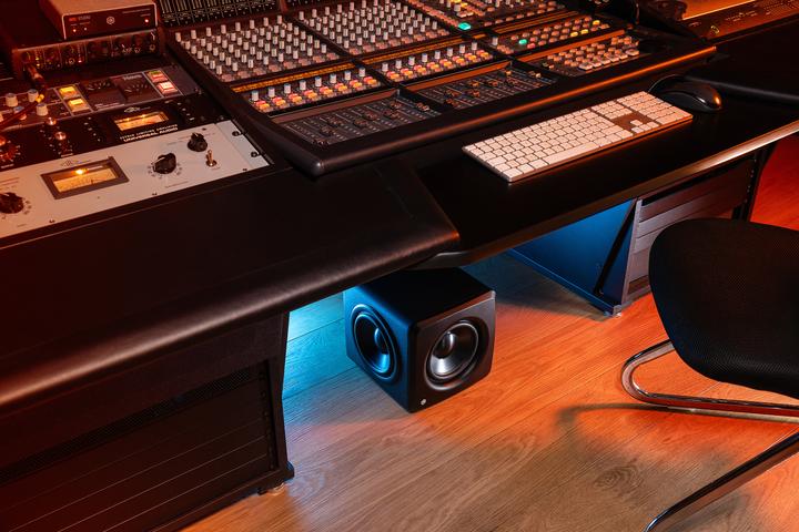 Image du produit IK Multimedia iLoud Sub - Studio Subwoofer mit einer tiefen (Actif, 1 pièce)