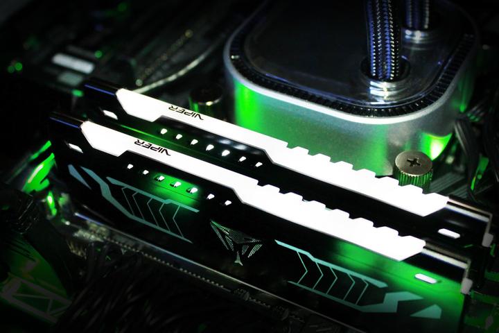 Actual product image Patriot 16 GB DDR4 RAM PC3200 CL16 Viper LED white 2x8GB (2 x 8GB, 2133 MHz, DDR4-RAM, DIMM)