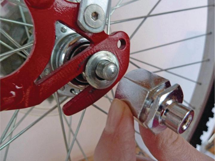 Actual product image FollowMe Solid axle adapter M12 x 1.25