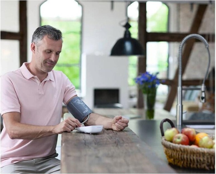Actual product image Medisana BU 584 connect Upper arm blood pressure monitor large cuff 23-43 cm (Blood pressure monitor upper arm)