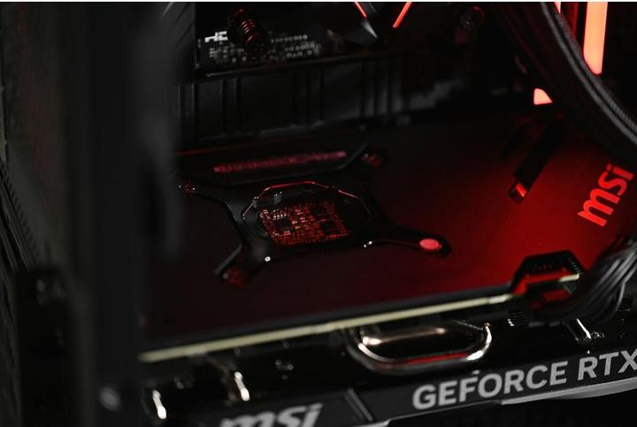 Image du produit Action Actina 5901443347002 PC AMD Ryzen™ 7 7700X 32 GB DDR5-SDRAM 1 TB SSD AMD Radeon RX 7800 XT Midi Towe (1000 Go, 32 Go, AMD Ryzen 7 7700X, Radeon RX 7800 XT)