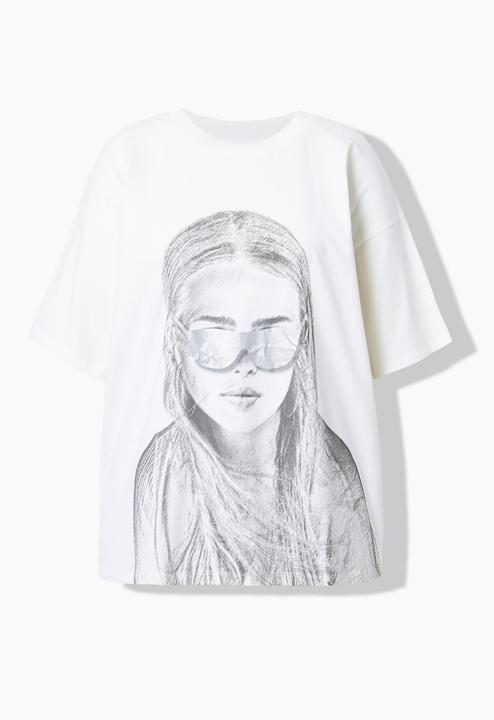 Actual product image Studio Untold Portrait Graphic Tee (60)