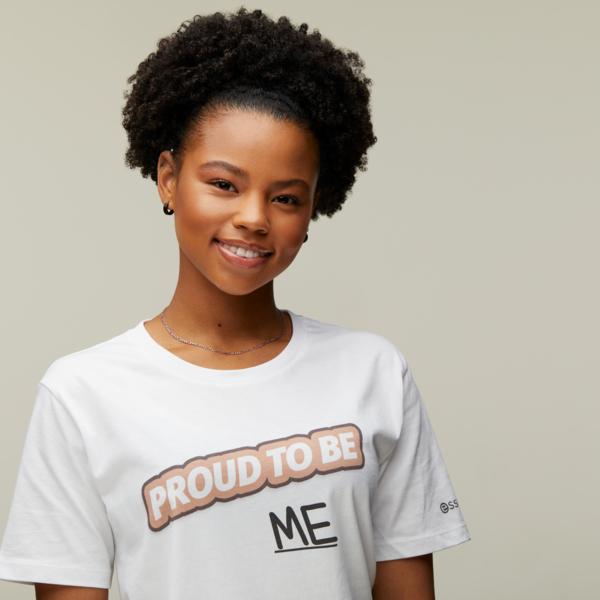 Produktbild essence Pretty Natural Hydrating Foundation (240 Warm Honeycomb)