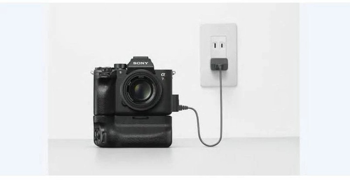 Actual product image Sony VG-C4EM (Battery grip)