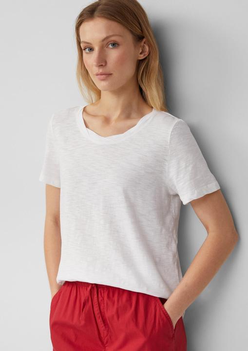 Produktbild S.Oliver T-Shirt T-Shirt mit Flammgarnstruktur und Ausschnitt-Detail (46)