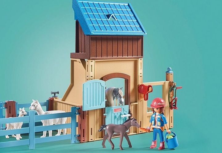 Actual product image Playmobil Amelia & Whisper with horse box (71353, Playmobil Horses of Waterfall)
