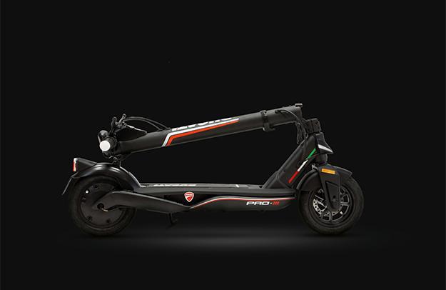 Immagine prodotto Ducati E-Scooter Pro-III (25 km/h, 50 km, 350 W)