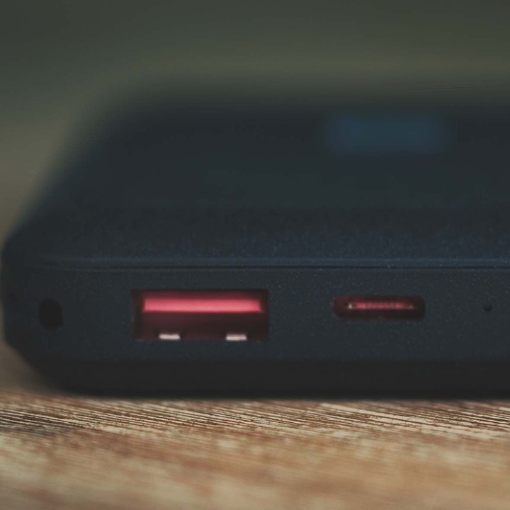 Actual product image XtremeMac Magnetische Powerbank - Kompatibel mit Apple MagSafe (10000 mAh, 20 W, 37 Wh)