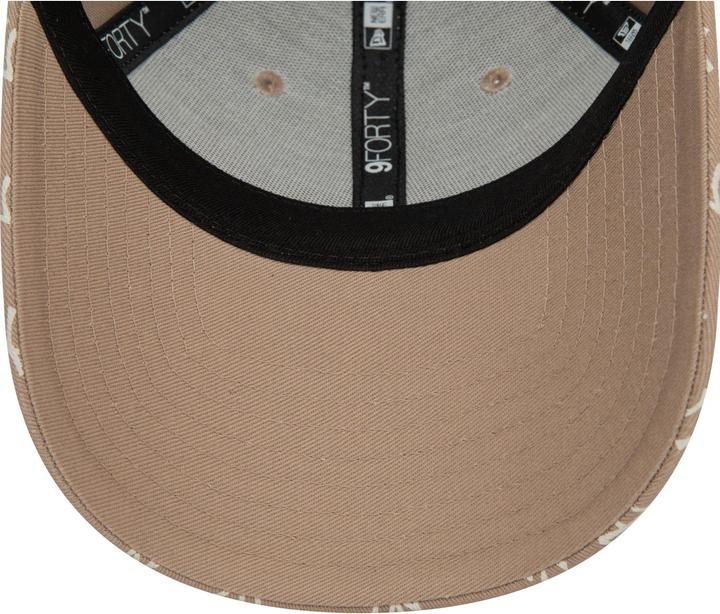 Actual product image New Era 9Forty Monogram New York Yankees Ash Brown