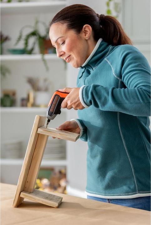 Actual product image Black & Decker BCF611CK (Rechargeable battery operated)