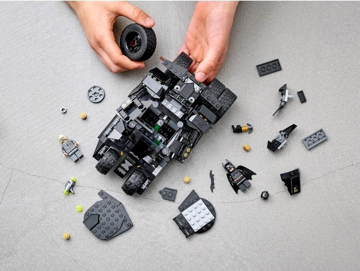 Actual product image LEGO Batmobile Tumbler: Scarecrow Showdown (76239, LEGO DC)