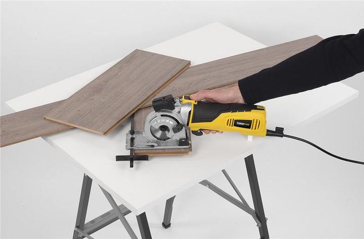 Actual product image Powerplus POWX1365MB Circular saw - 600W - 89mm - Incl. laser, dust extraction, 3 circular saw blades and