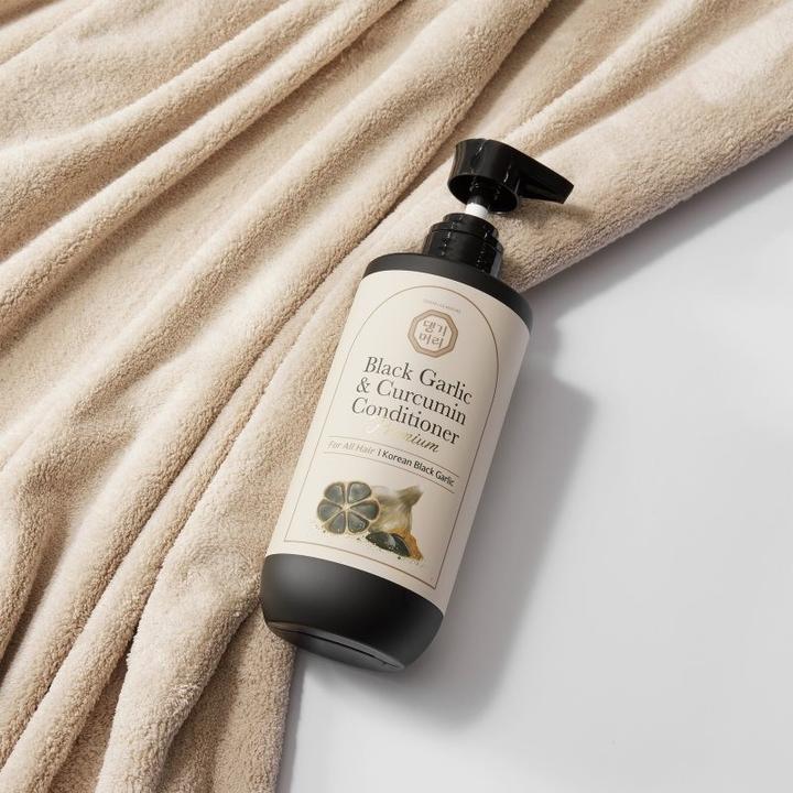 Produktbild Daeng Gi Meo Ri Black Garlic & Curcumin Treatment 500 Ml (500 ml)
