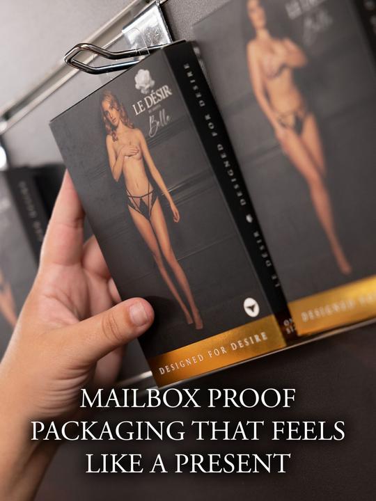 Actual product image Le Désir Faye - Lace Thong with Adjustable Sliders and Golden Details - One Size (One size)