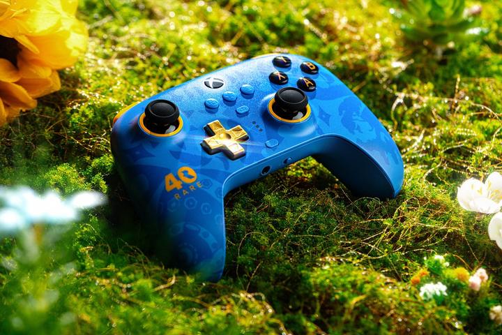 Image du produit 8bitdo Ultimate 3-Mode Xbox Controller RARE Edition (Xbox Series X)