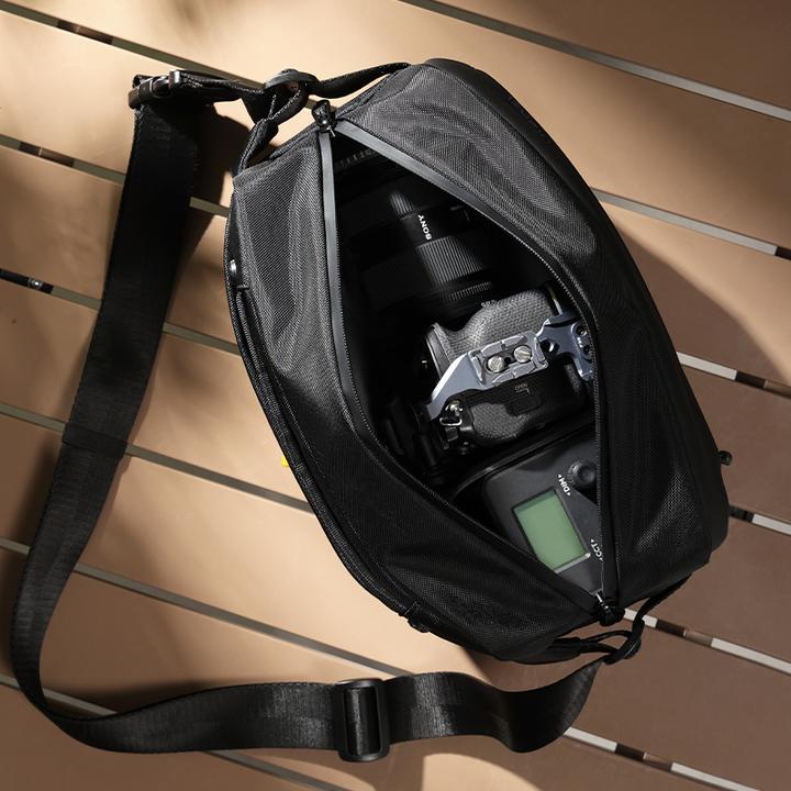 Actual product image Ulanzi PB038 Travel Sling Bag V2 (Camera shoulder bag, 10 l)