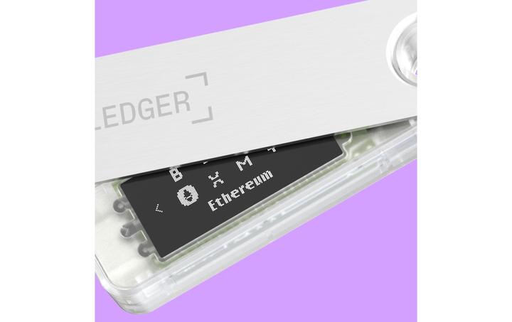 Produktbild Ledger Nano S Plus - Transparent (Litecoin, Ethereum Classic, Dogecoin, Bitcoin, Dash)
