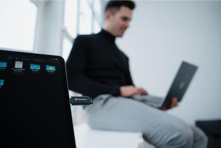 Productafbeelding Verbatim Intrekbare 64GB USB 3.2 Gen 1 USB-C (64 GB, USB-C)