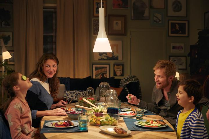 Image du produit Philips Hue Explore (E27, 806 lm)