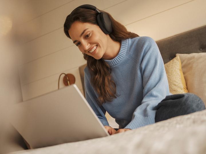 Produktbild Jabra Evolve3 85 UC + Ladestation (Kabellos, USB-C, Unify)