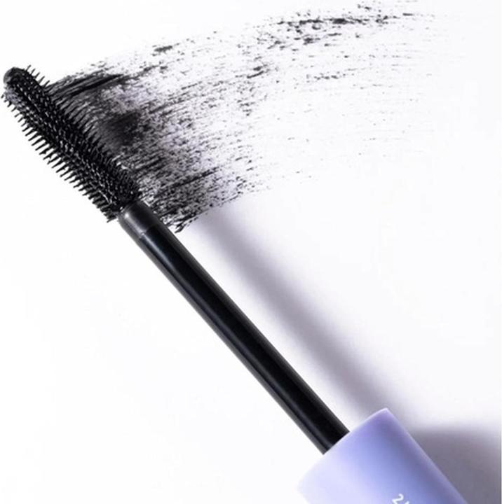 Actual product image Blondesister 4 in 1 Click & Turn Mask Ultra Black 01 Vegan 12ml (12 ml)