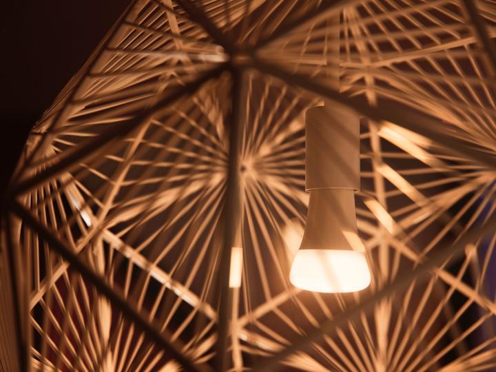 Produktbild Philips Hue White Ambiance BT (E27, 9 W, 806 lm, 2 x, F)
