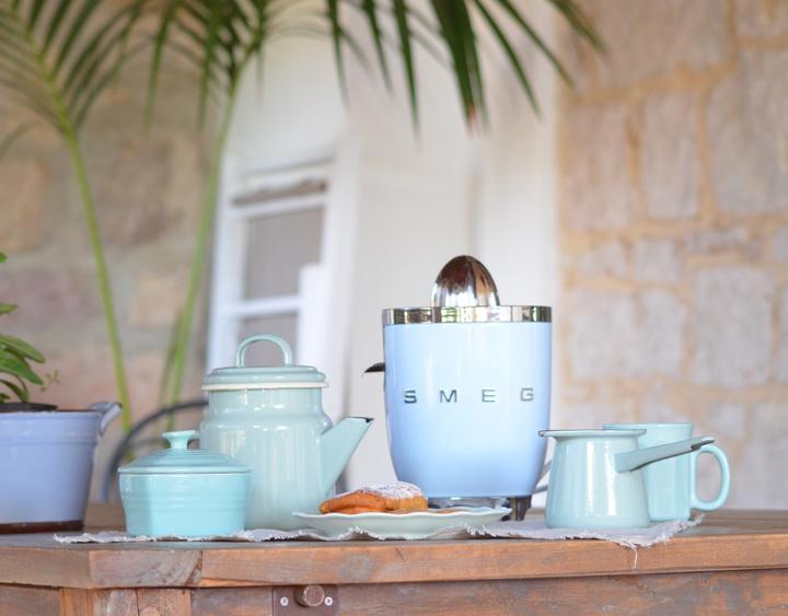 Actual product image Smeg CJF11PBEU 50's Style