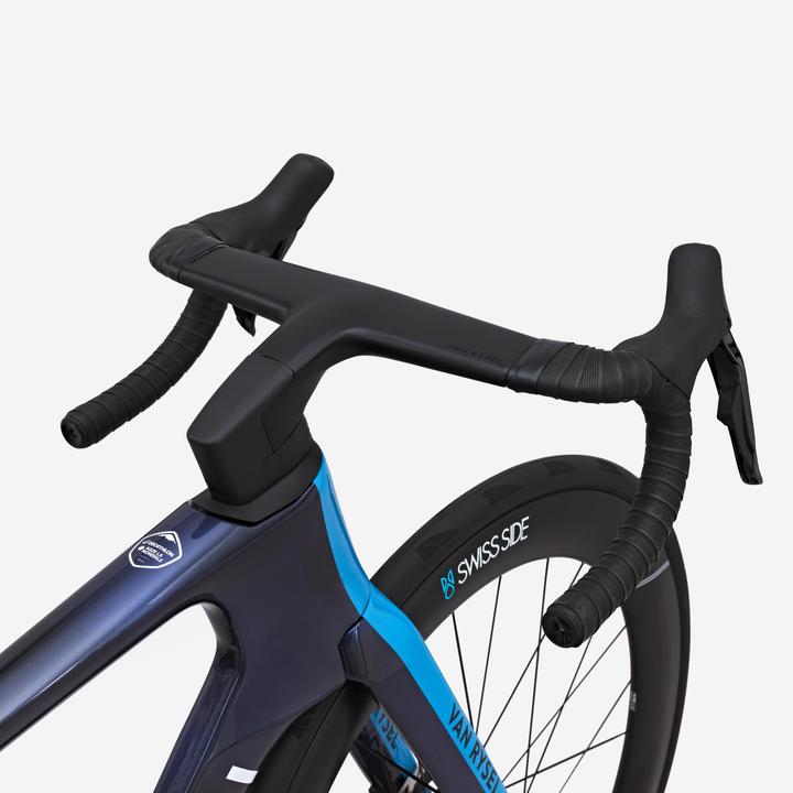 Actual product image Van rysel Rennrad Race RCR-F Pro CF Shimano Dura Ace Di2 Decathlon AG2R La Mondiale