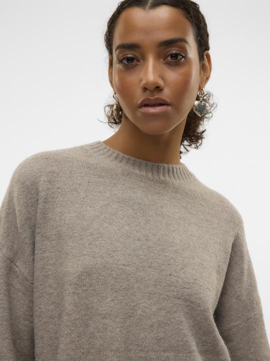 Actual product image Vero Moda Loose fit Round neck Ribbed cuffs Drop shoulder Pullover Knitted jumper (L)