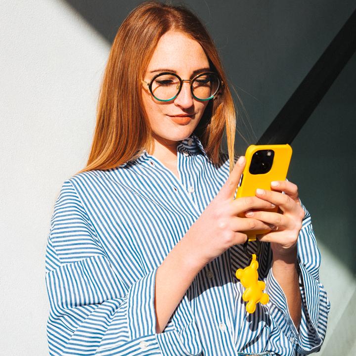 Produktbild Case & Me case&me Amelie Eco Leather case für iPhone 13 / iPhone 14 yellow (Apple iPhone 13)