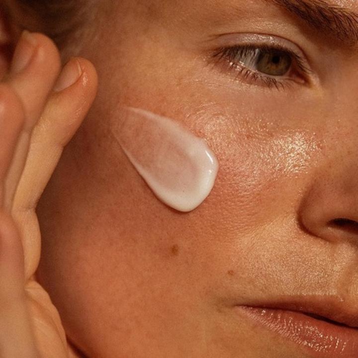 Actual product image Alpha-H Alpha H Balancing Cleanser (185 ml, Day)