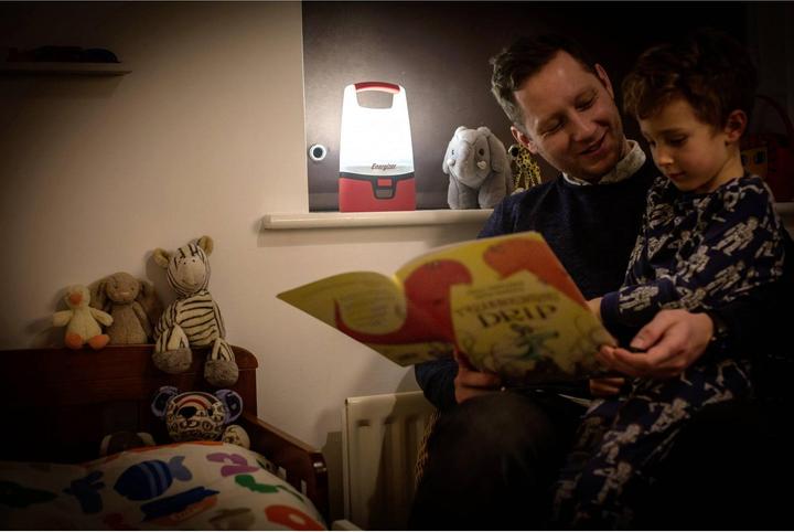 Actual product image Energizer E304157300 Vision USB LED camping lantern 1300 lm battery-powered Red/